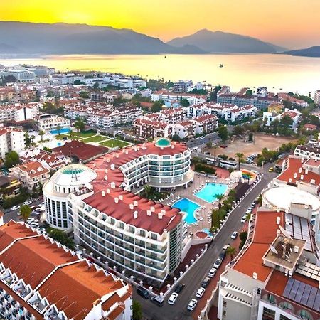 Pineta Park Deluxe Hotel 말마리스 외부 사진