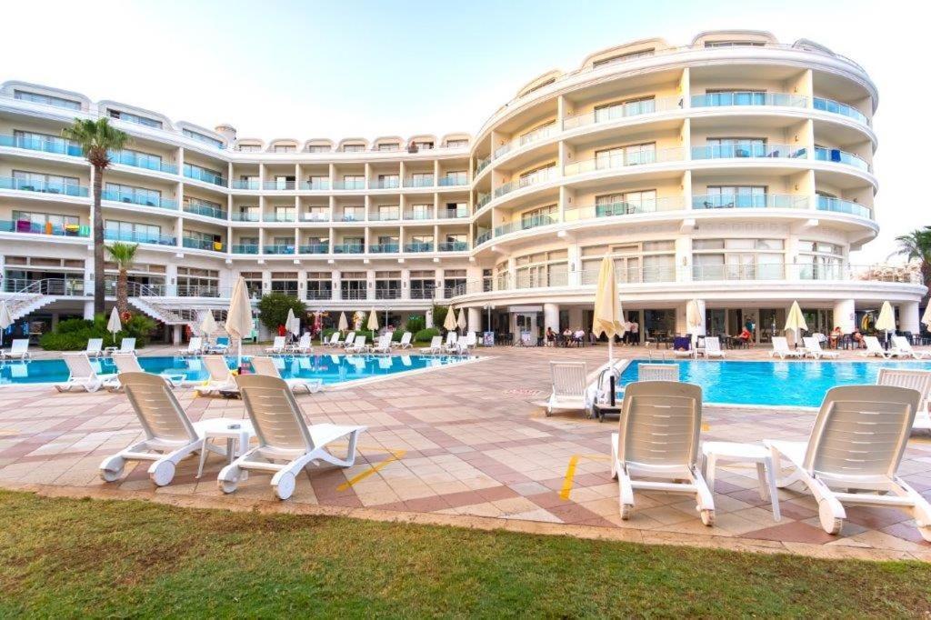 Pineta Park Deluxe Hotel 말마리스 외부 사진