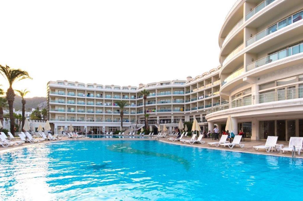 Pineta Park Deluxe Hotel 말마리스 외부 사진