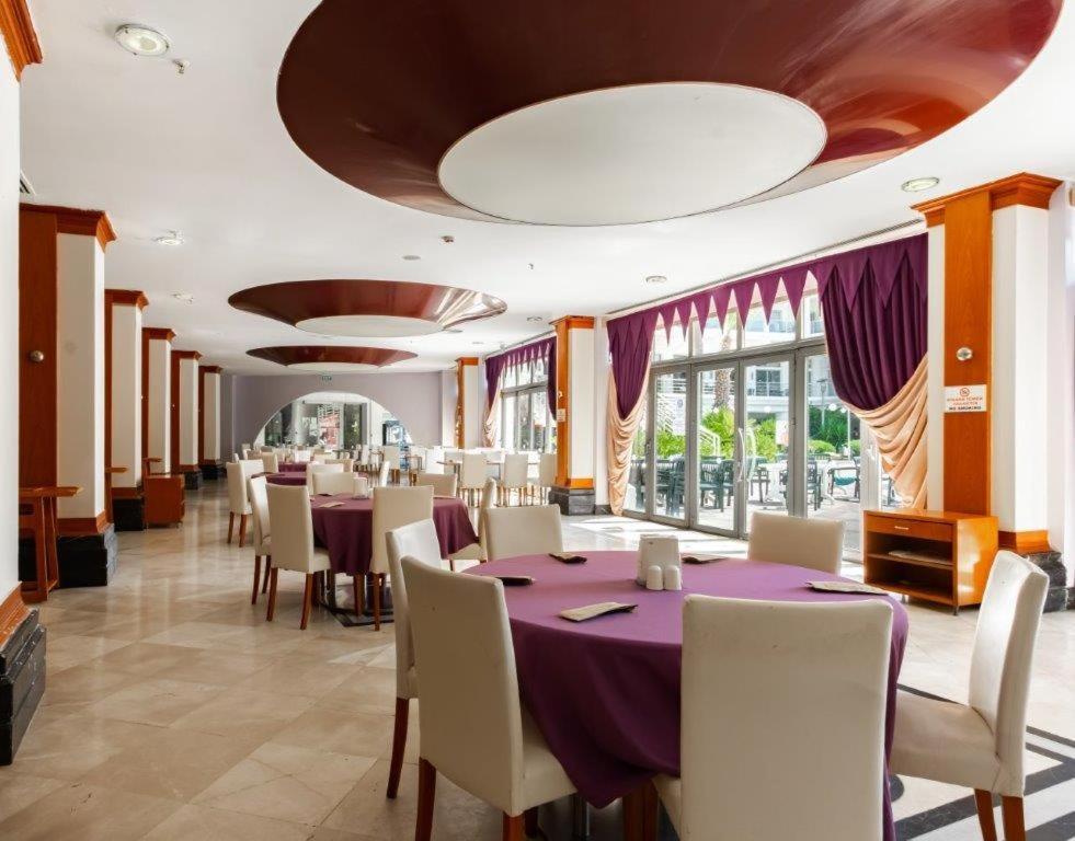 Pineta Park Deluxe Hotel 말마리스 외부 사진