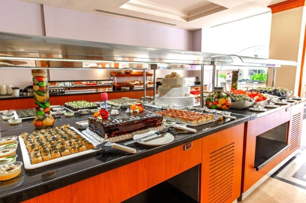 Pineta Park Deluxe Hotel 말마리스 외부 사진