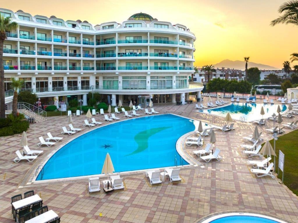 Pineta Park Deluxe Hotel 말마리스 외부 사진