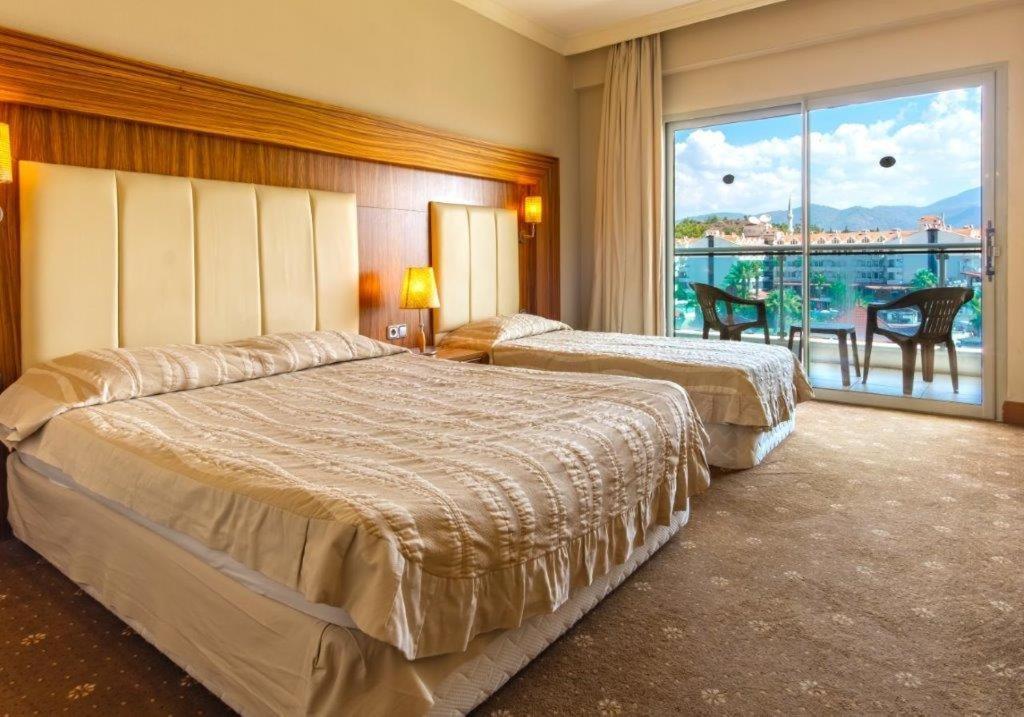 Pineta Park Deluxe Hotel 말마리스 외부 사진